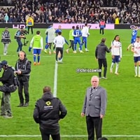 Micky van de Ven negeert trainer Thomas Frank 