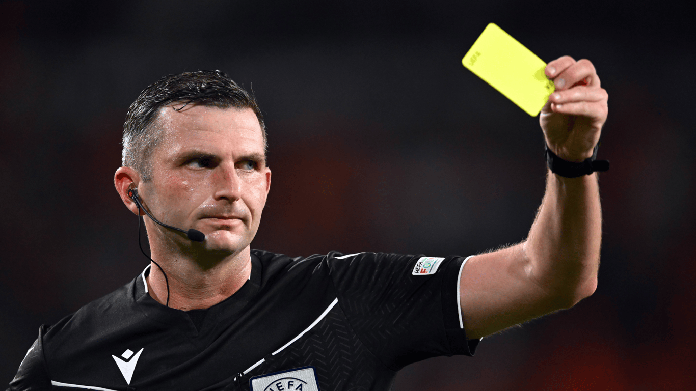 Michael Oliver, gele kaart, scheidsrechter, EURO2024, schorsing