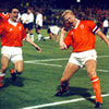 Nederland versloeg Engeland op 13 oktober 1993 met 2-0. Ronald Koeman ontsnapte aan rood en scoorde even later zelf uit een vrije trap.