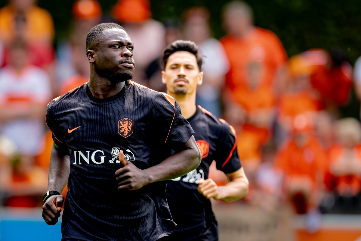 Brian Brobbey op de training van Oranje