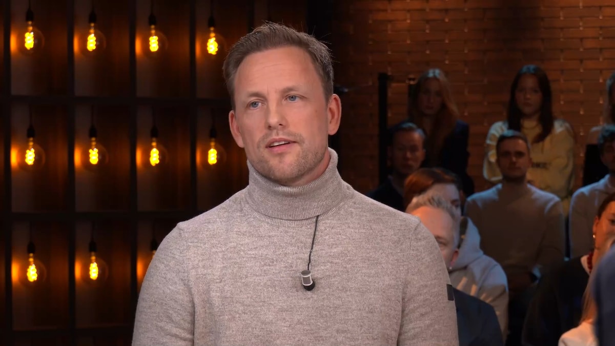 Michel Mulder aan tafel bij RTL Tonight