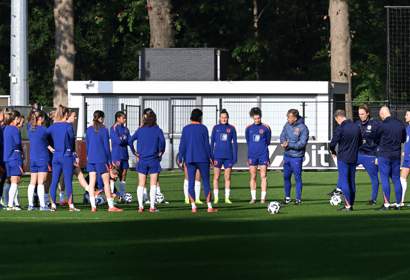De Oranje Leeuwinnen tijdens de training in Zeist