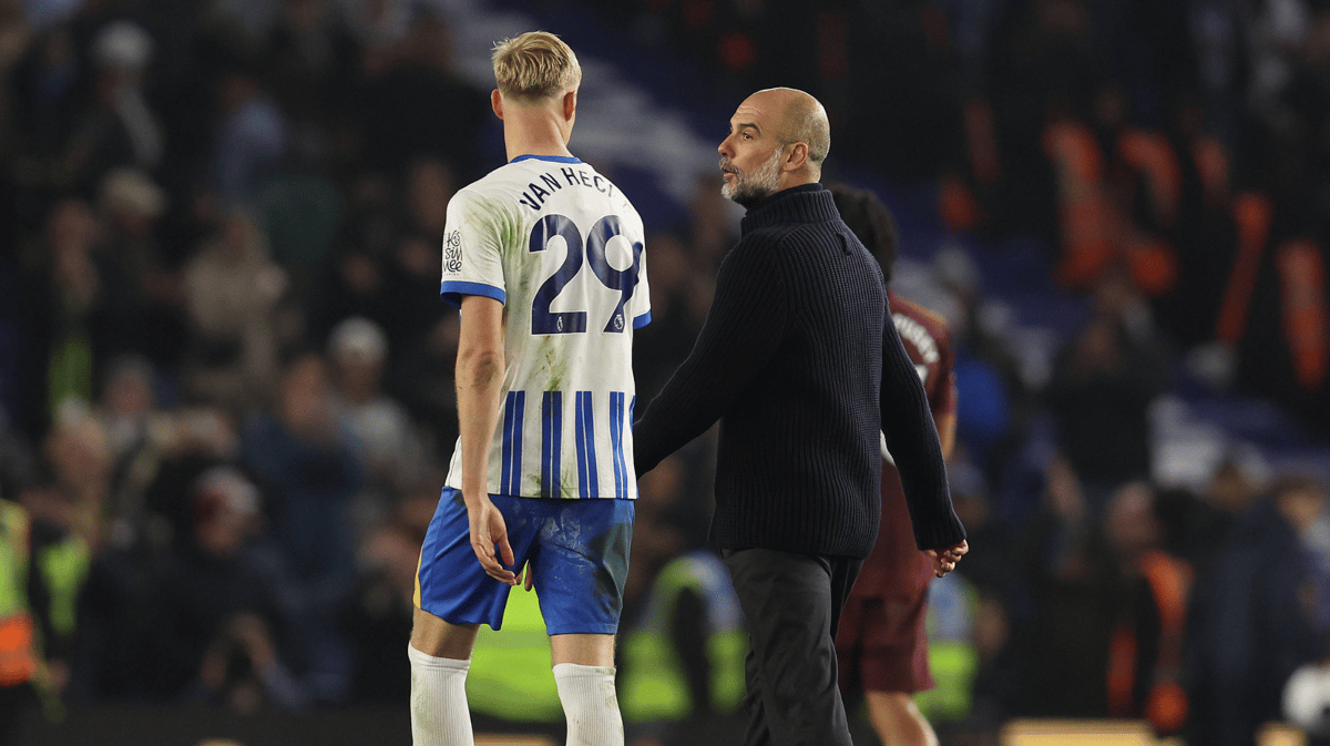 Het gesprek tussen Jan Paul van Hecke en Pep Guardiola