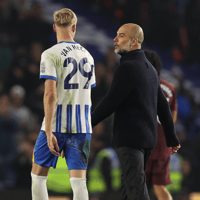 Het gesprek tussen Jan Paul van Hecke en Pep Guardiola