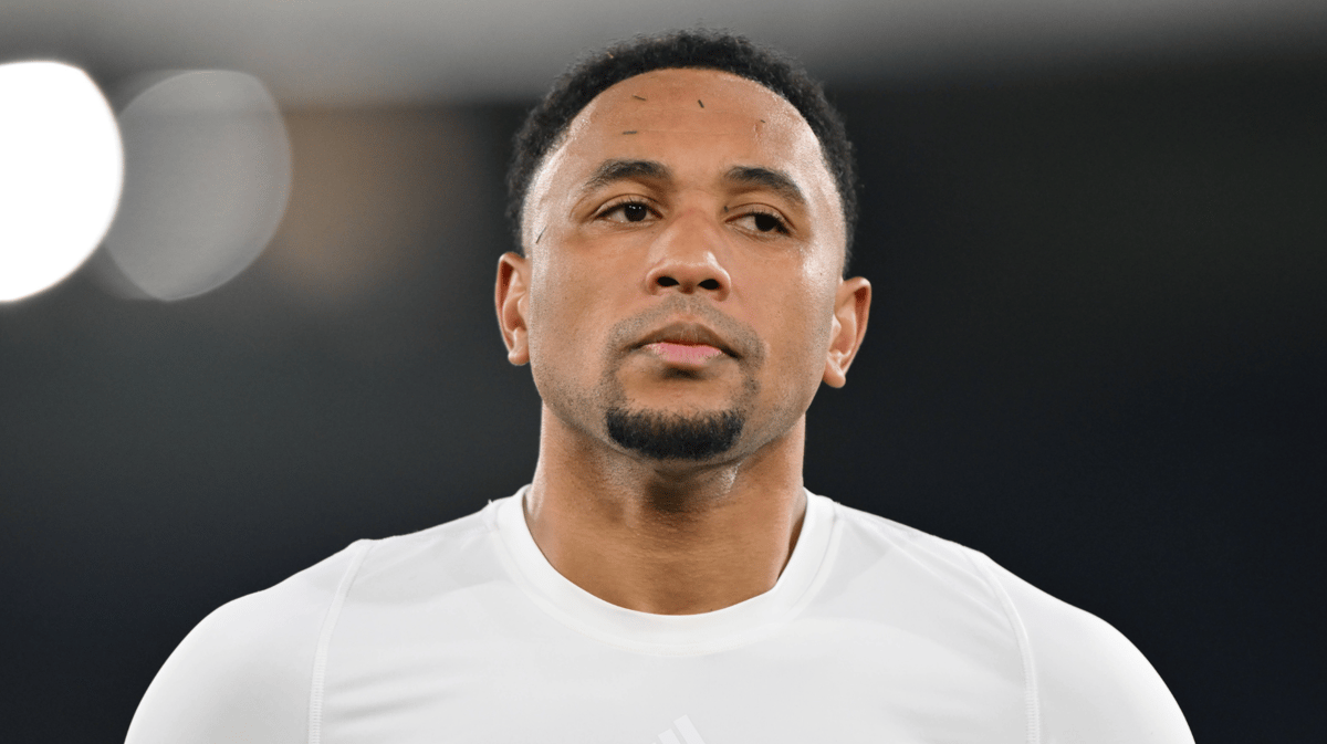 Kenny Tete in actie voor Fulham