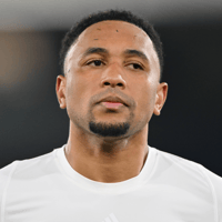 Kenny Tete in actie voor Fulham