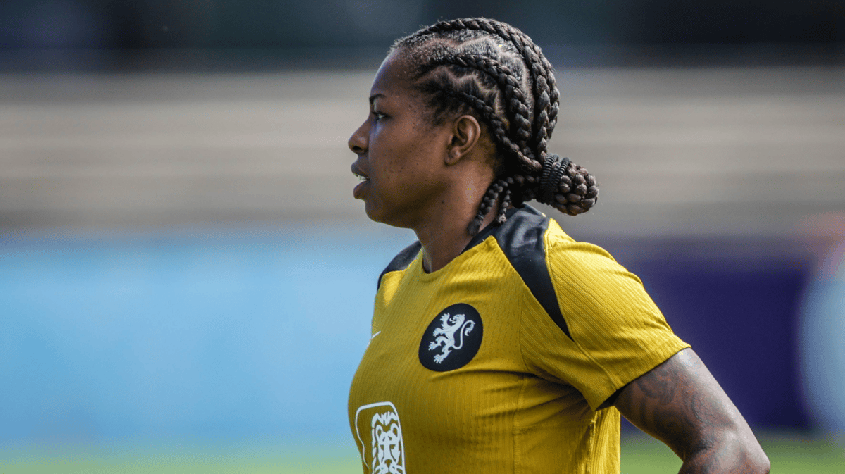Lineth Beerensteyn tijdens de training van de Oranje Leeuwinnen