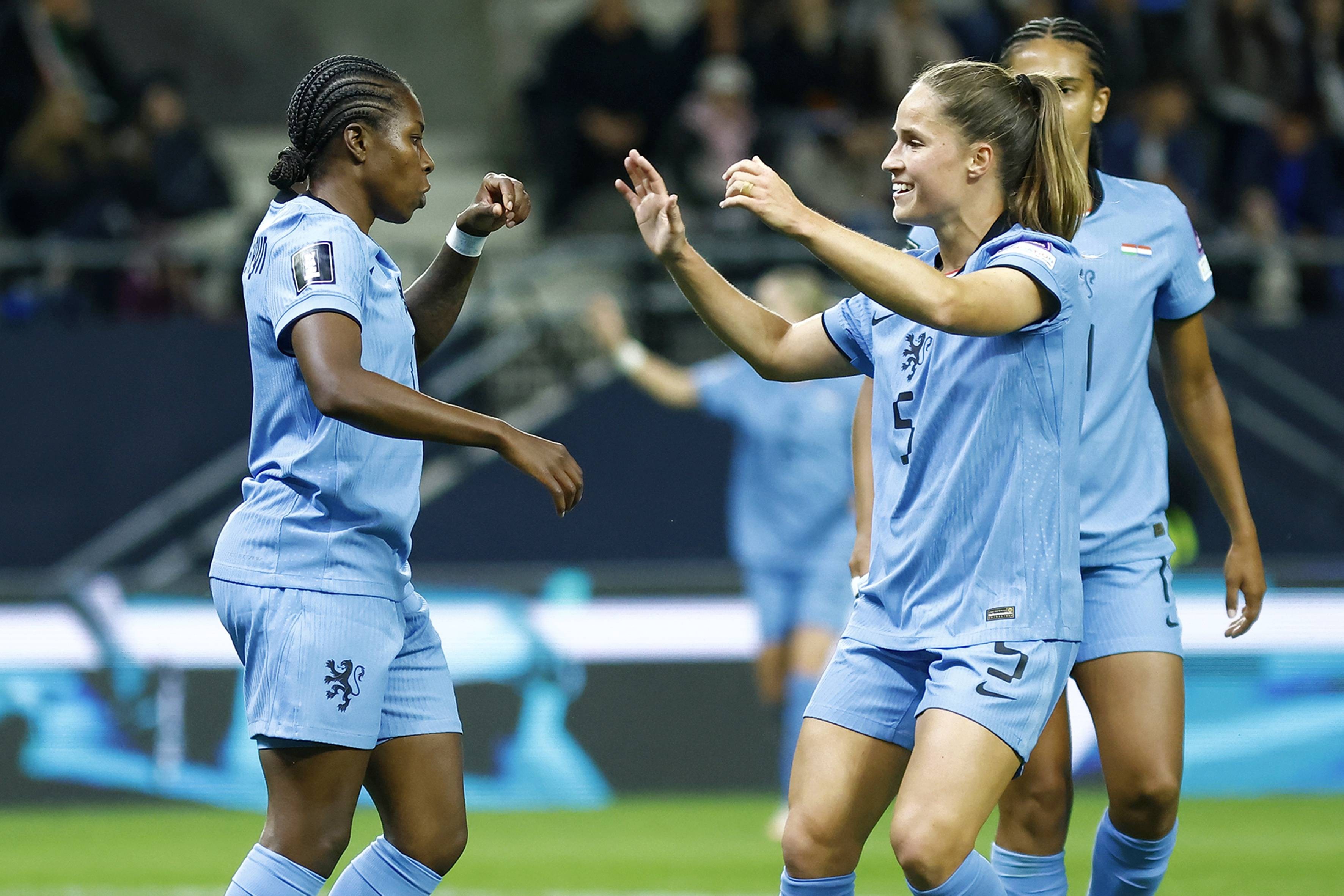 Nederland - Hongarije live kijken: zo laat begint return van Oranje Leeuwinnen