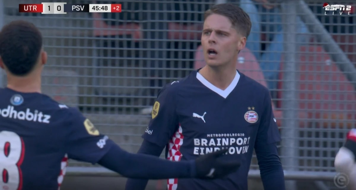 Joey Veerman is zeer gefrustreerd