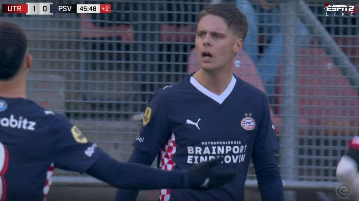 Joey Veerman is zeer gefrustreerd