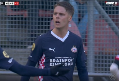 Joey Veerman is zeer gefrustreerd