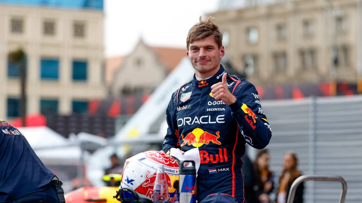 Verstappen neemt alle tijd voor zijn fans