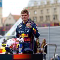Verstappen neemt alle tijd voor zijn fans
