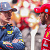 Max Verstappen in gesprek met Lewis Hamilton