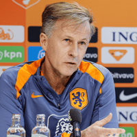 Jonker over fitte Oranjevrouwen: 'Vreemd en een beetje raar'