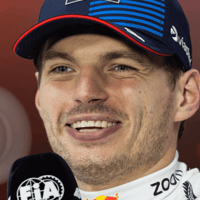 Verstappen maakt grap in de perszaal